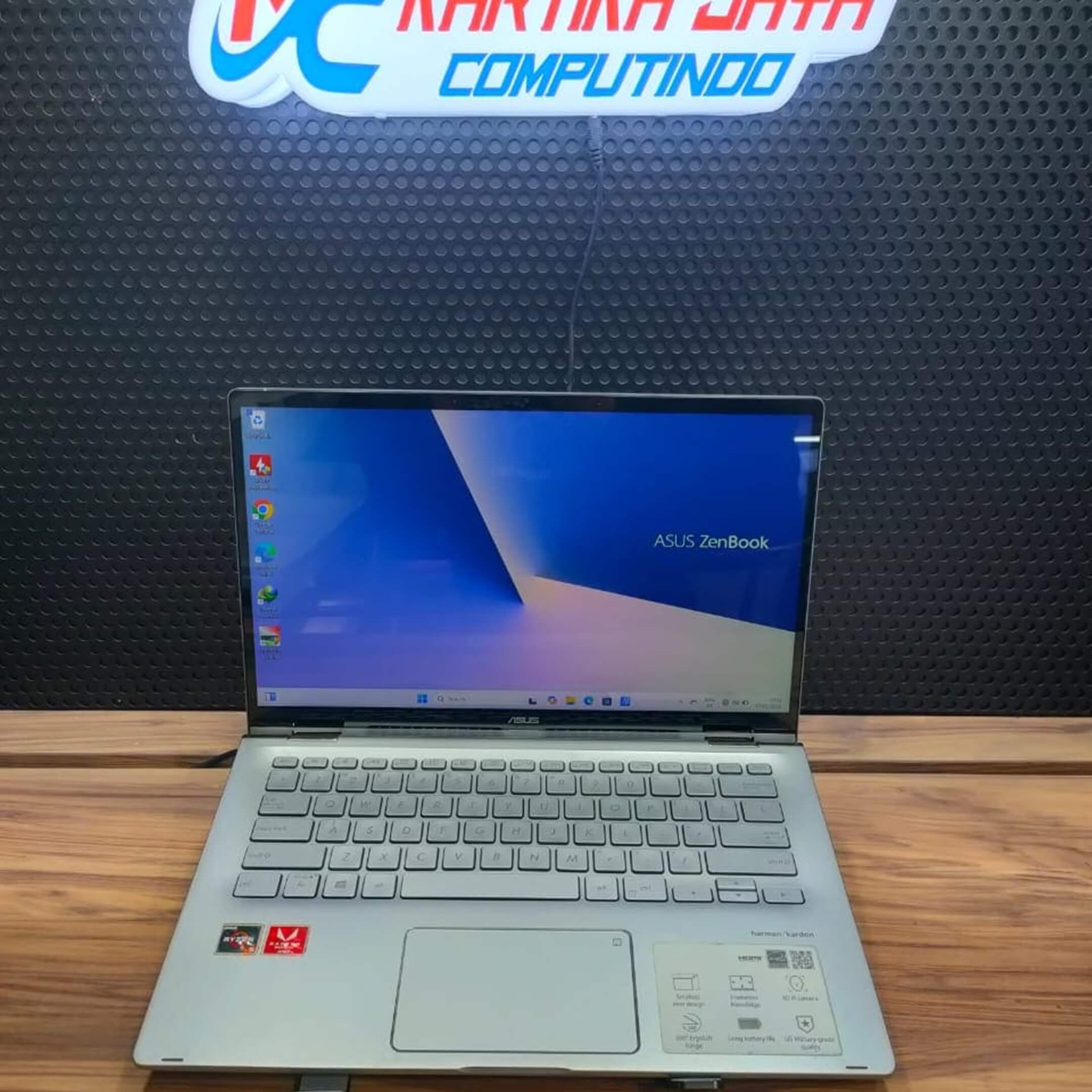 ASUS ZENBOOK UM462G AMD RYZEN 5 RAM 8 SSD TOUCHSCREEN 